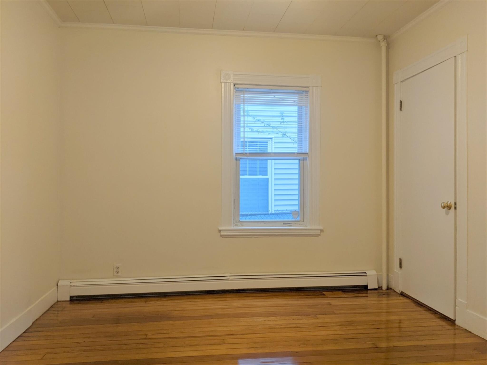 Building Photo - 83 Yorktown St