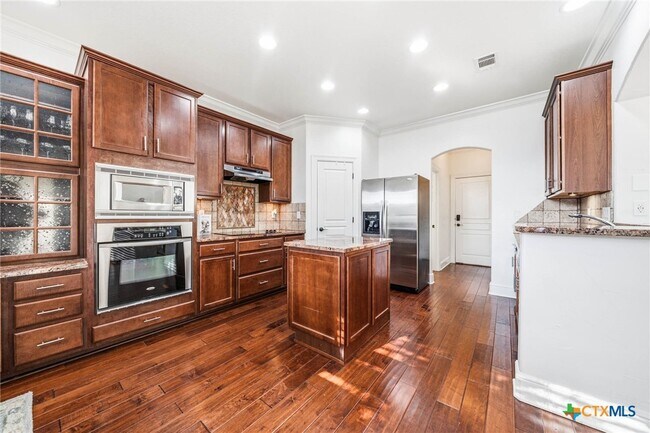 Building Photo - 3107 Sweetwater Cove