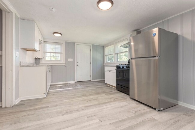Building Photo - 3624 Parthenia Ave