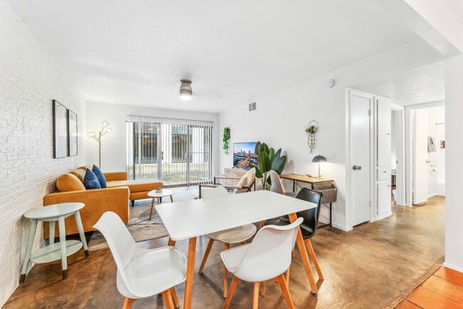 Building Photo - 500 S Congress Ave