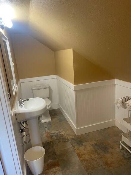 Building Photo - 237 Basin St SW