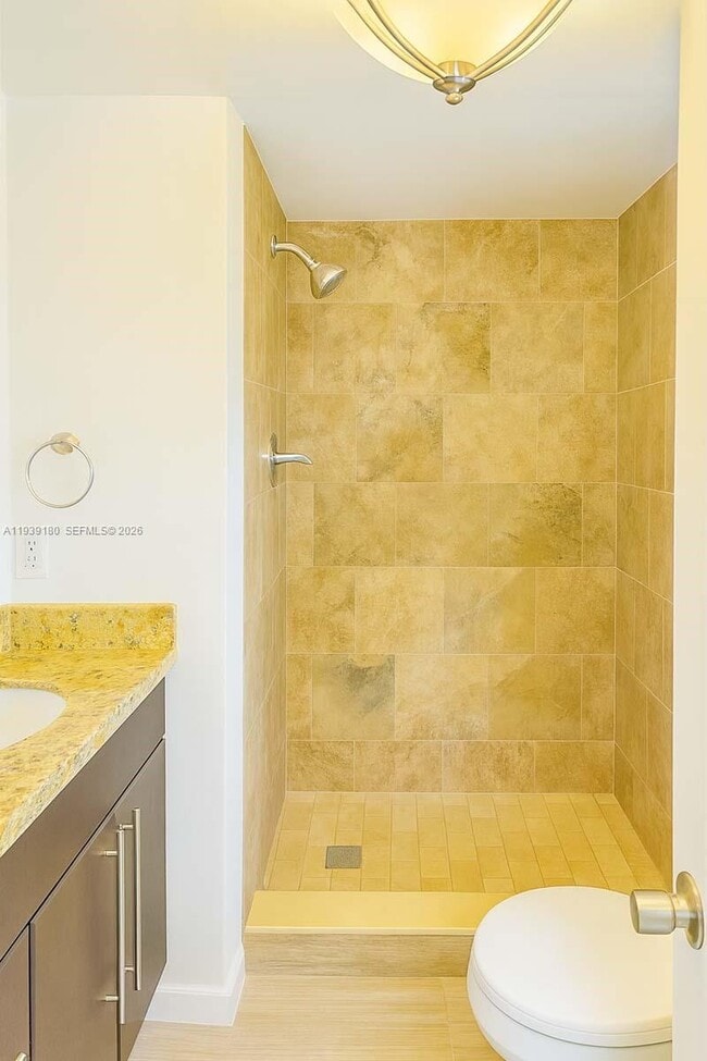 Building Photo - 1630 Embassy Dr