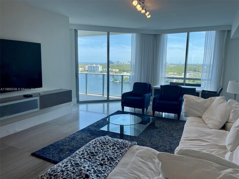 Building Photo - 17111 Biscayne Blvd