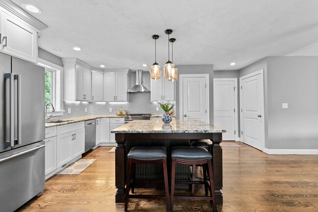 Building Photo - 21 Pasture Brook Rd