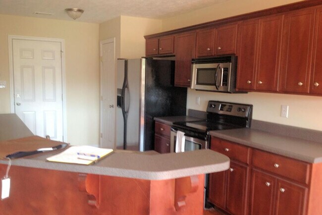 Building Photo - 220 Ansley Way