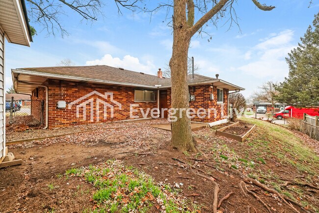 Building Photo - 2521 Rover Ct