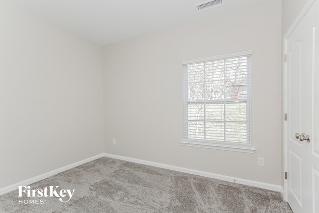 Building Photo - 4786 Turnridge Court Northwest