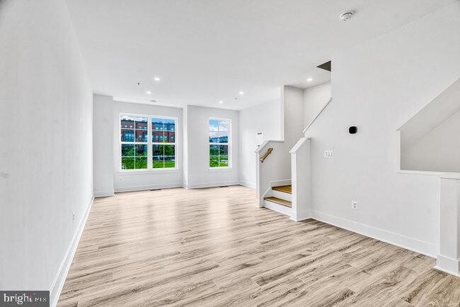 Building Photo - 11236 Bunsen St