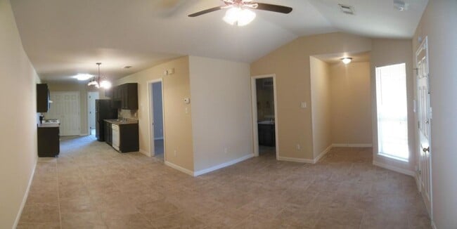 Building Photo - 515 Deloris Dr