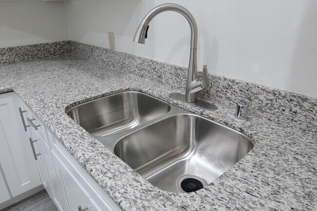 Building Photo - 4721 Kester Ave