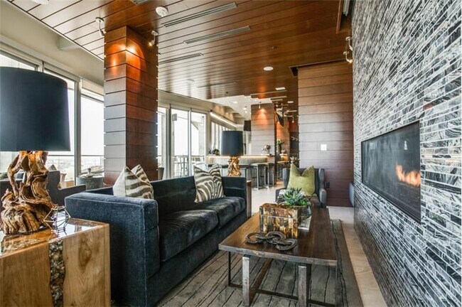 Building Photo - 216 Barton Springs Rd