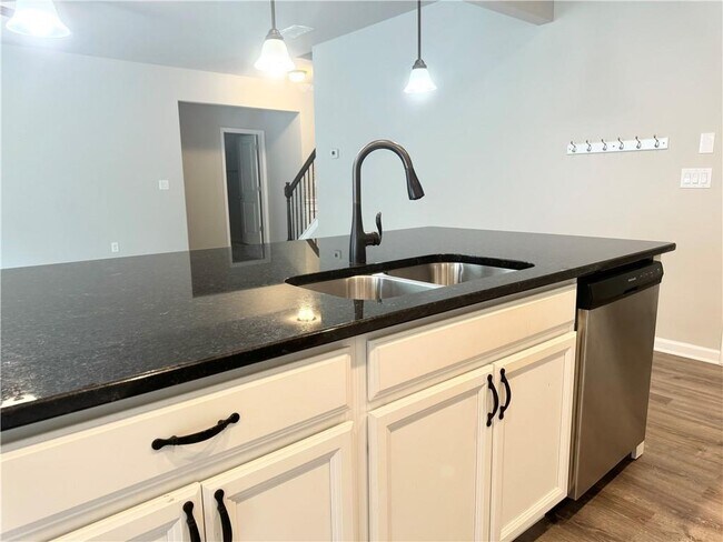 Building Photo - 2887 Regal Park Ct