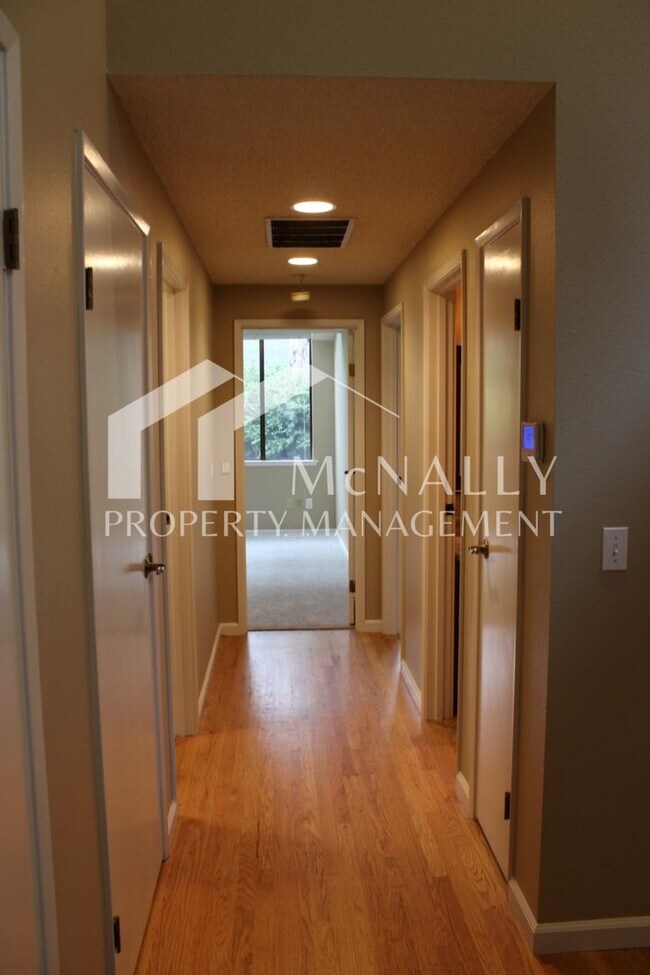 Building Photo - Beautiful 3BR Home in Cul-de-Sac – Loft, Deck & 3-Car Garage