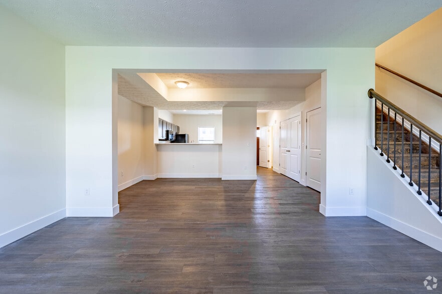 3BR, 2BA - 1,700SF - Living Room - Little Creek Townhomes