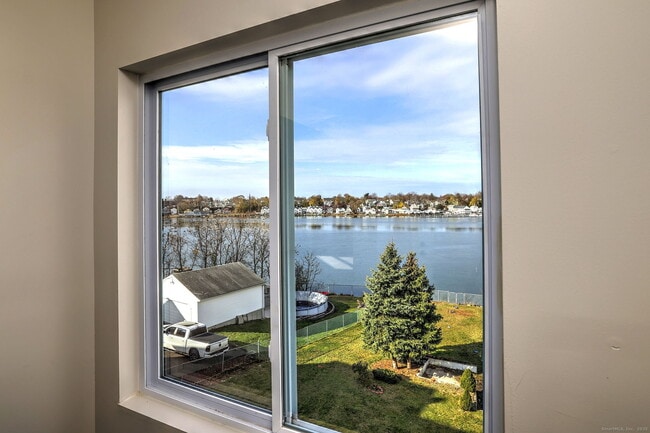 Building Photo - 800 Quinnipiac Ave