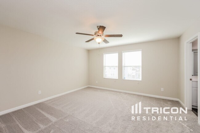 Building Photo - 14302 Palm Ridge