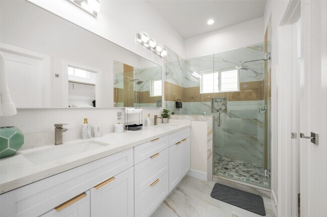 Building Photo - 7089 Tierwester St