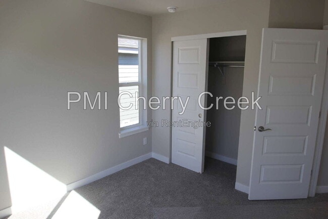 Building Photo - 12871 E Caspian Pl