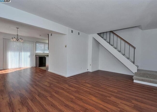 Building Photo - COMING SOON! $2790 - GORGEOUS 2 BEDROOM TOWNHOUSE IN PARKMONT AREA OF CENTRAL FREMONT