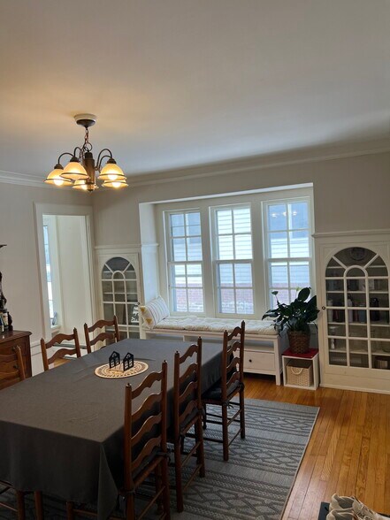 Building Photo - 6826 W Wisconsin Ave