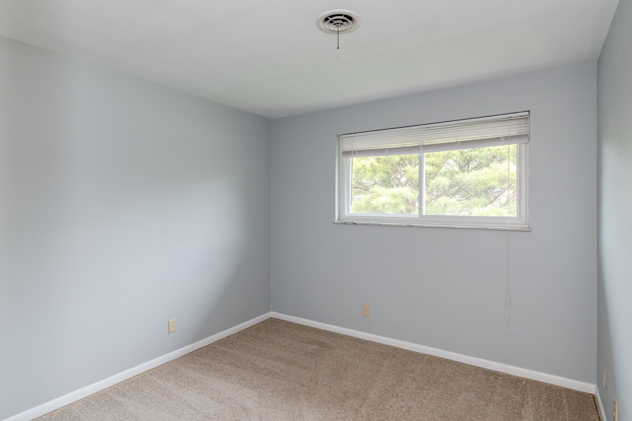 Building Photo - 1258 Westcliff Ct