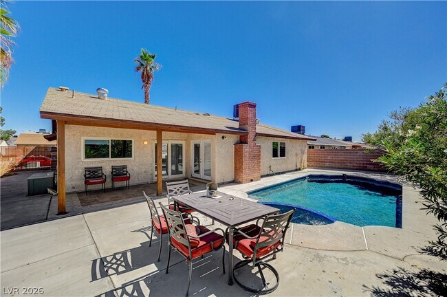 Building Photo - 6813 W Greydawn Dr