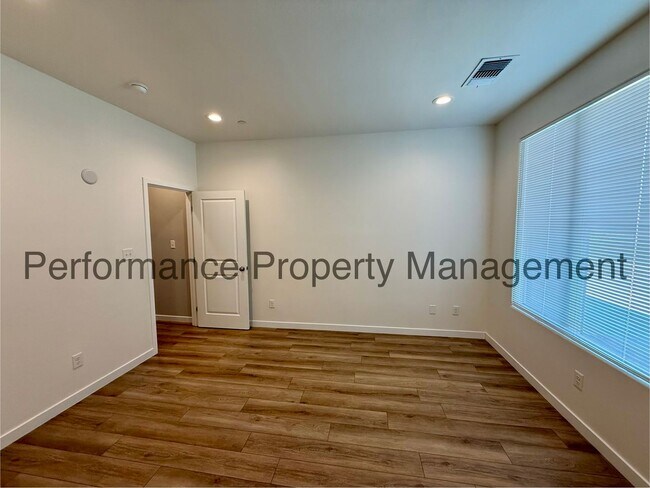 Building Photo - 7215 Canyon Creek Dr