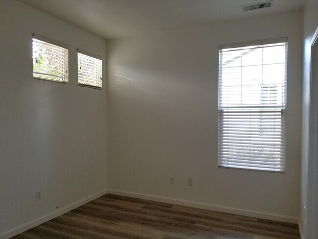 Building Photo - Home in Double Diamond - Reno