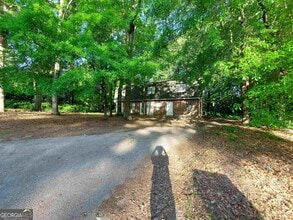 Building Photo - 140 Hunters Ln