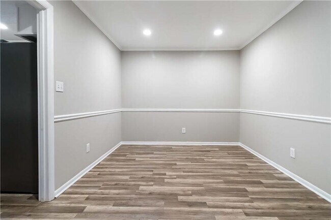 Building Photo - 694 Serramonte Dr