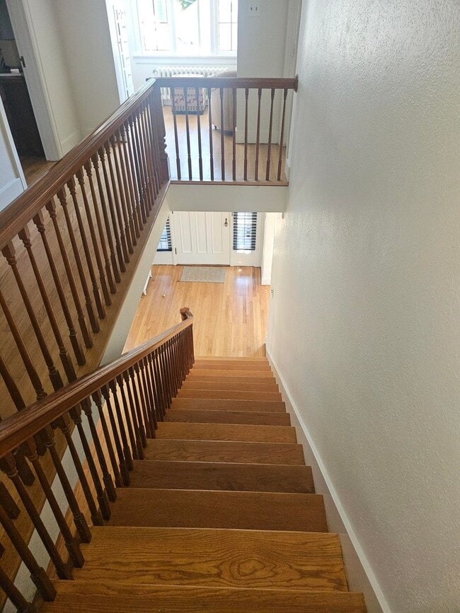 Building Photo - 5bd 5ba Stunning Home