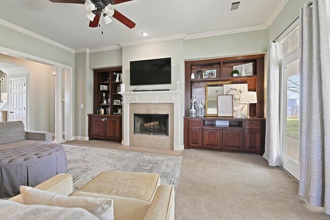 Building Photo - 401 Clear Creek View