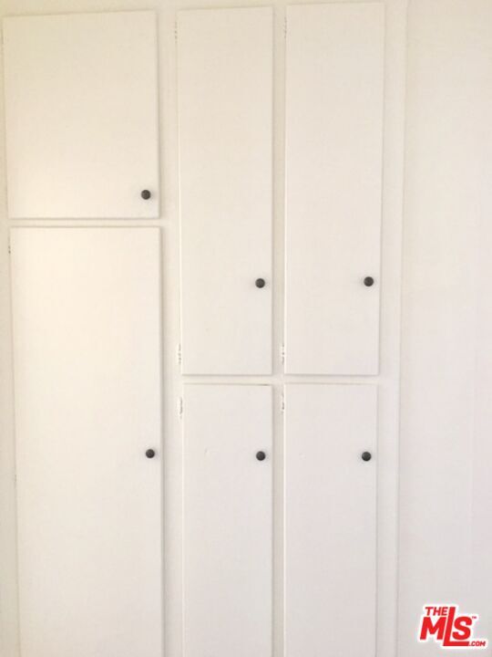 Building Photo - 1353 W 36th Pl