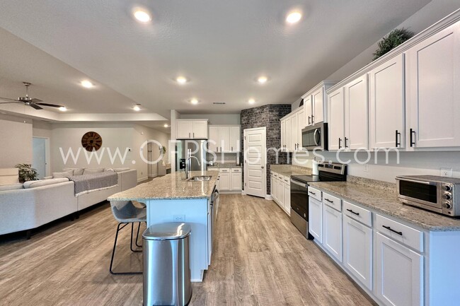 Building Photo - 8090 Silver Maple Dr