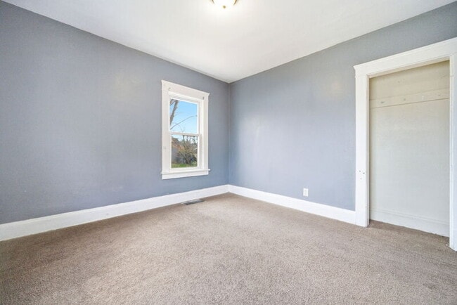 Building Photo - 3691 E 116th St