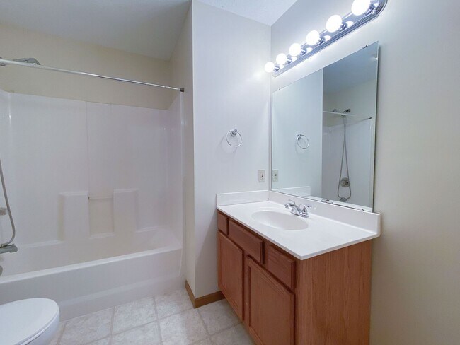 Building Photo - 3867-3871 Ledyard Street