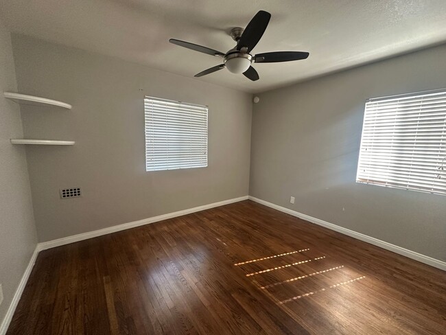 Building Photo - Beautiful 3-Bedroom + Bonus Sunroom Home f...