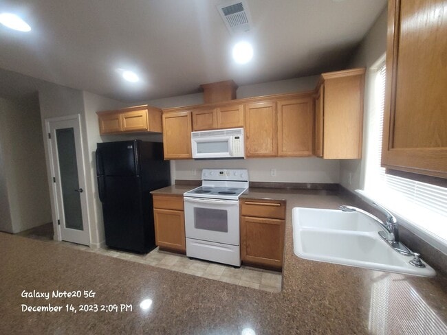 Building Photo - 2373 Kamerin Ln
