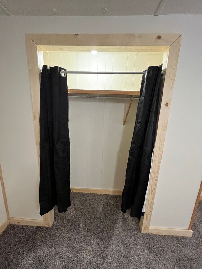 Building Photo - 2 Bedroom 1 Bath Updated Mobile Home in A ...