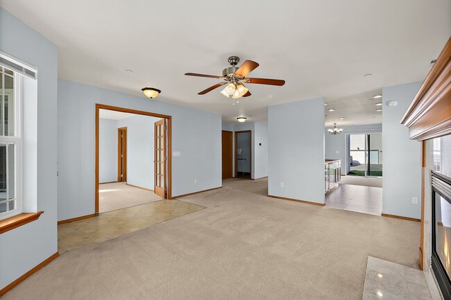 Building Photo - Spacious 4-Bed Home in DuPont | Huge Loft,...