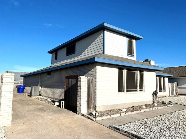 Building Photo - 15334 Barataria Dr