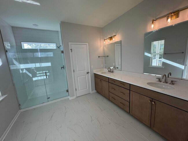 Building Photo - 20 Ladyslipper Ln