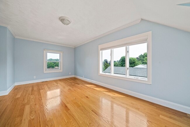 Building Photo - 28 Hillside Ave