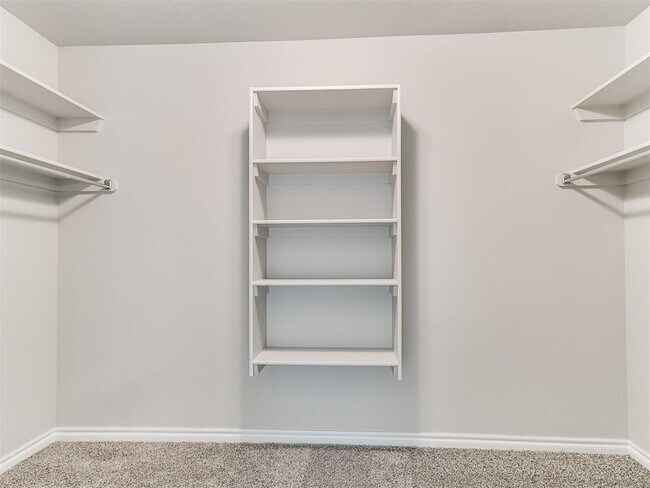 Building Photo - 12200 Rockbed Dr