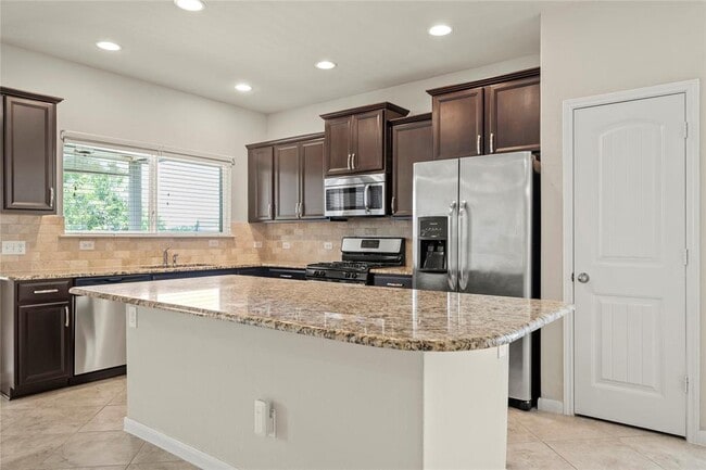 Building Photo - 307 Limestone Creek