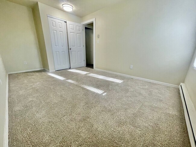 Building Photo - Ralph Duplex