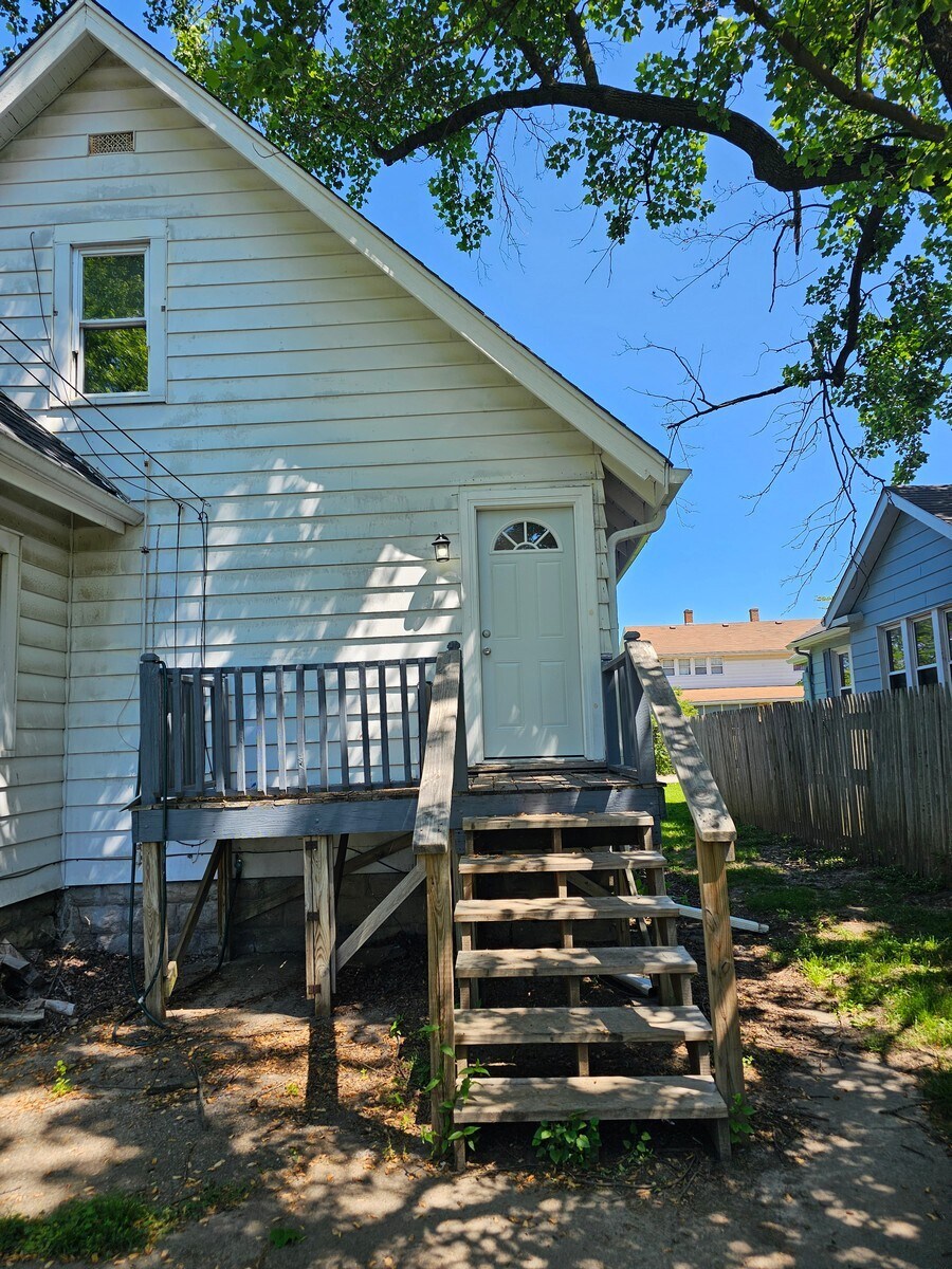 Building Photo - 811 E 29th St