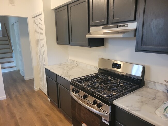 Building Photo - 305 Naples Dr