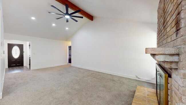 Building Photo - 318 Renee Dr