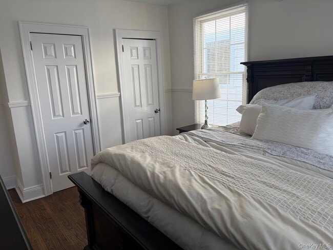 Building Photo - 326 E Walnut St